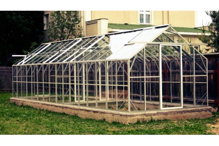 Ефективна і зручна теплиця зі скла своїми руками